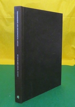 Item #24634 TECHNOSCIENCE AND ENVIRONMENTAL JUSTICE: Expert Cultures in a Grassroots Movement....